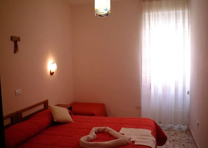 招待所 Santa Lucia 3*