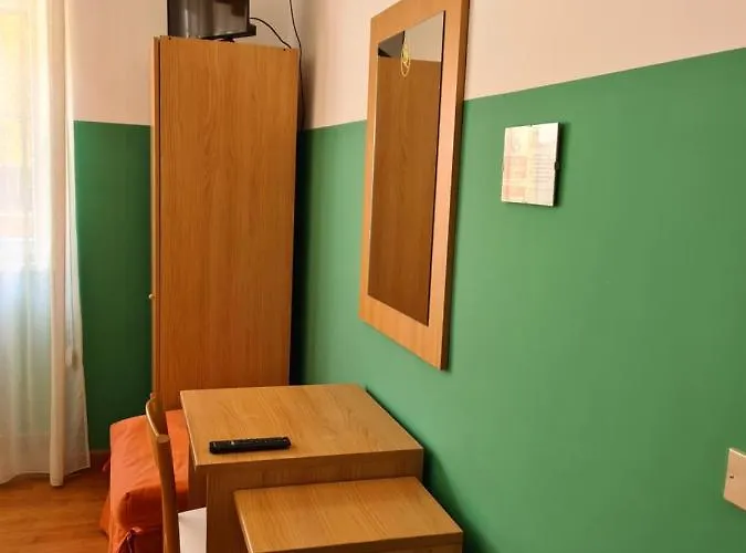 招待所 Santa Lucia 3*